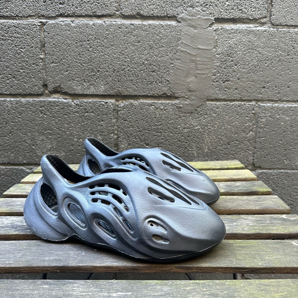 Foam Runner Inspired Black Shoes Size 9/10